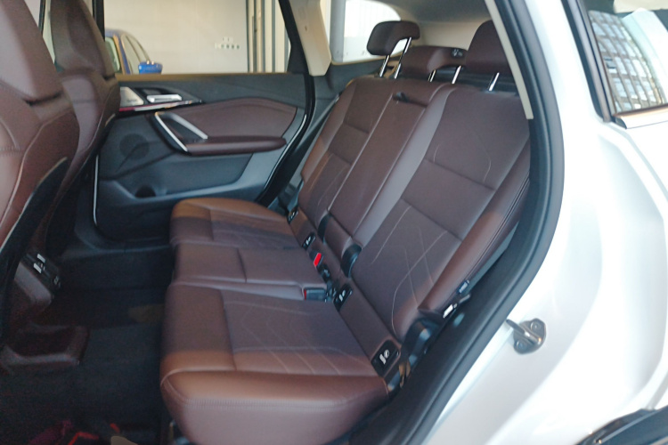 宝马X1 2023款 sDrive25Li X设计套装中控内饰21