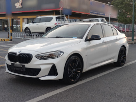 宝马1系 2022款 125i M运动曜夜版