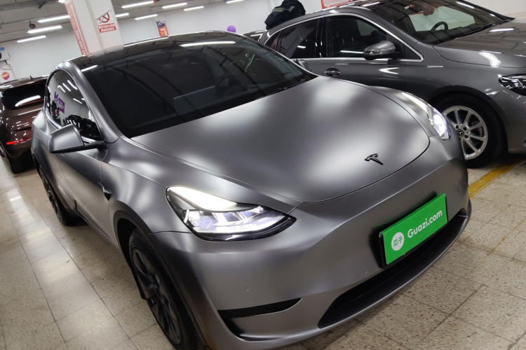 特斯拉 Model Y 2023款 后轮驱动版车身外观3