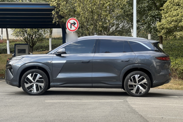 比亚迪 唐L 2025款 EV 670KM激光雷达尊享型车身外观6005