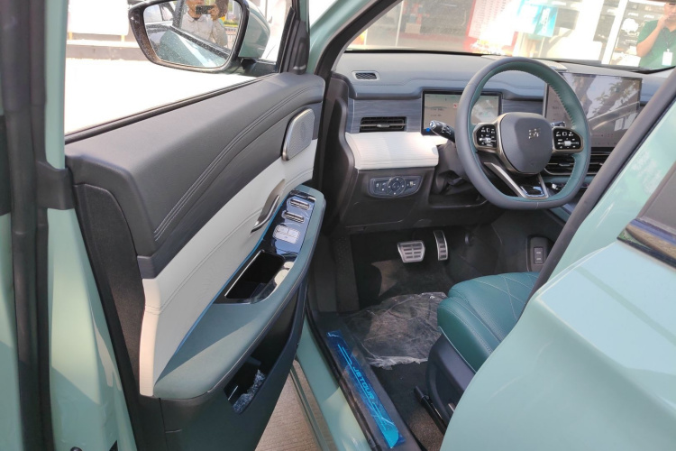 捷途山海L9 2024款 1.5TD 2DHT Pro 7座中控内饰7003