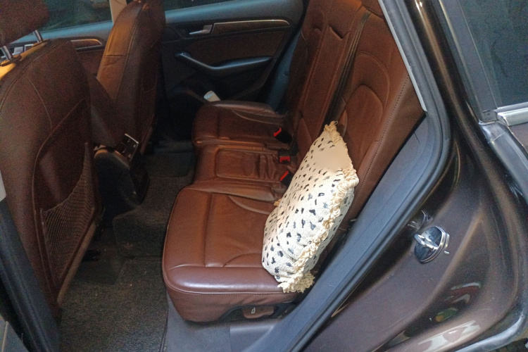 奥迪Q5 2015款 40 TFSI 技术型中控内饰7004