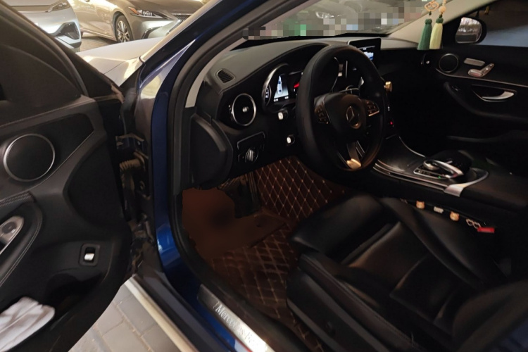 奔驰C级 2017款 改款 C 200 L 运动版中控内饰20