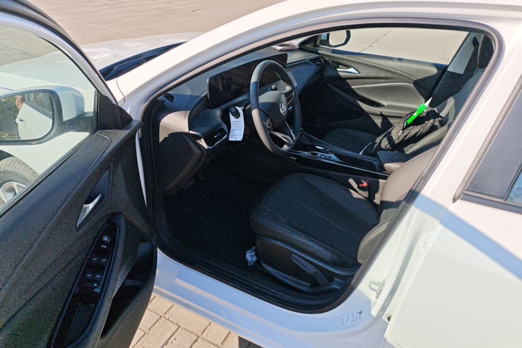 别克 威朗 2023款 Pro 乐享版中控内饰20