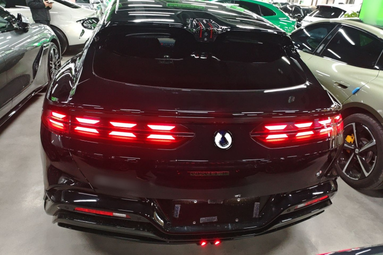 腾势Z9GT 2024款 1100四驱Ultra版车身外观6