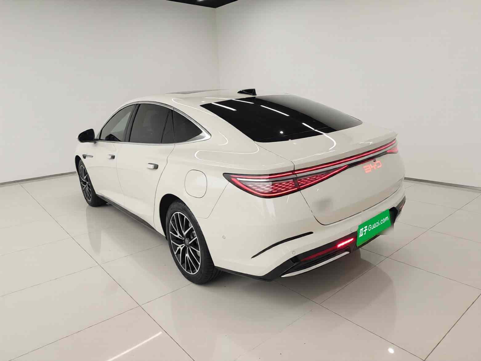 比亚迪 海豹07 DM-i 2025款 智驾版 DM-i 1.5L 125km 尊贵型(3)