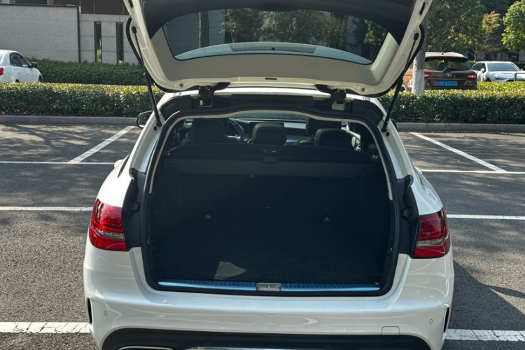 奔驰C级(进口) 2019款 C 260 旅行轿车局部细节23