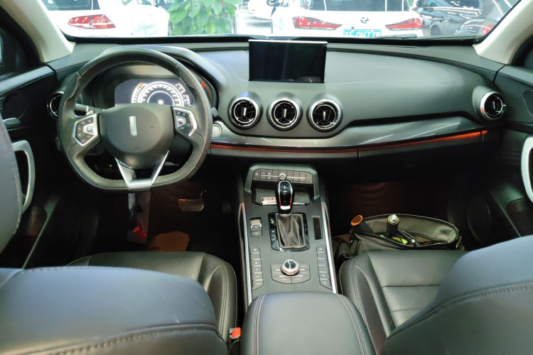 魏牌 VV7 2017款 2.0T 豪华型中控内饰7002