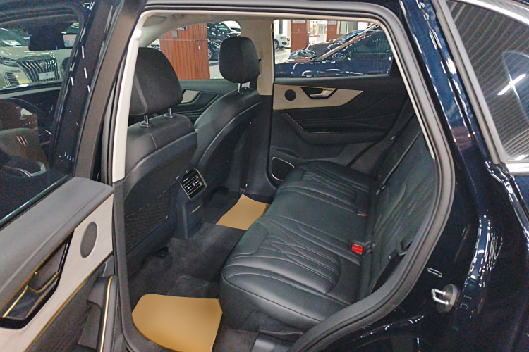 红旗HS5 2025款 2.0T 两驱60万辆纪念版中控内饰21