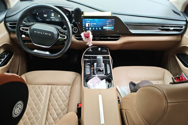 五菱汽车 五菱凯捷 2023款 2.0L DHT奢享型中控内饰7002