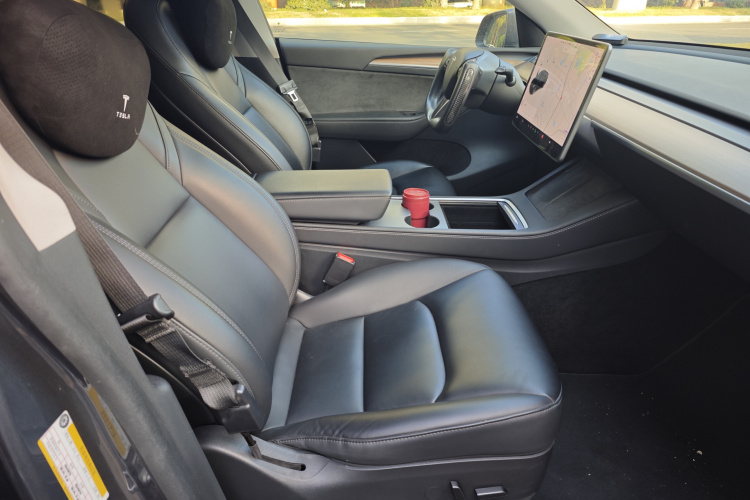 特斯拉 Model Y 2021款 标准续航后驱版局部细节41