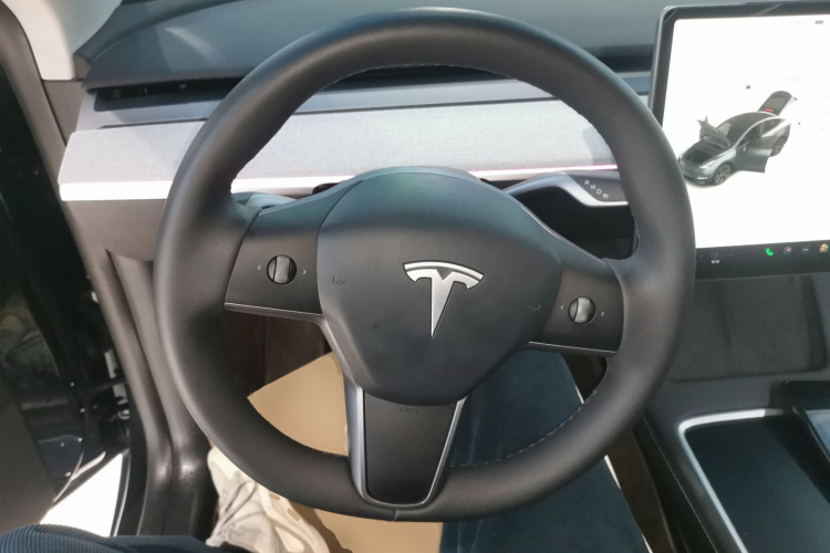 特斯拉 Model Y 2024款 后轮驱动版中控内饰13