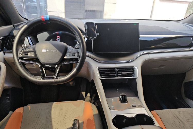 比亚迪 宋PLUS新能源 2024款 荣耀版 DM-i 110km 旗舰型中控内饰12