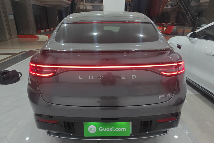 鸿蒙智行 智界R7 2024款 纯电 667km Max车身外观6004