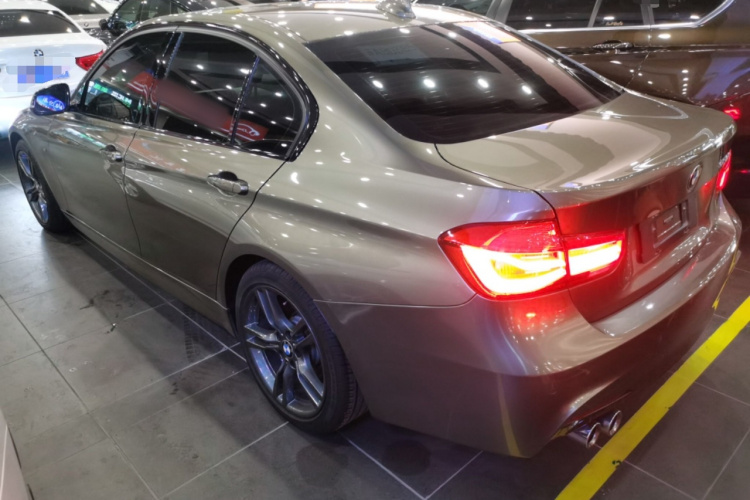 宝马3系 2018款 320i M运动套装车身外观4