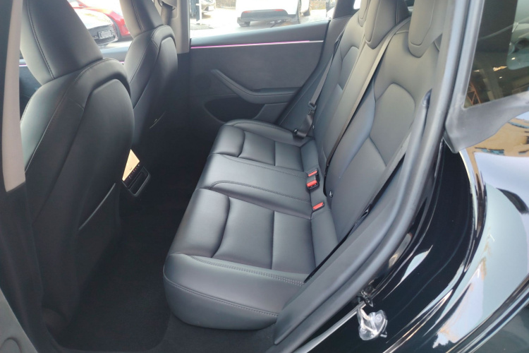 特斯拉 Model 3 2023款 长续航全轮驱动版中控内饰21