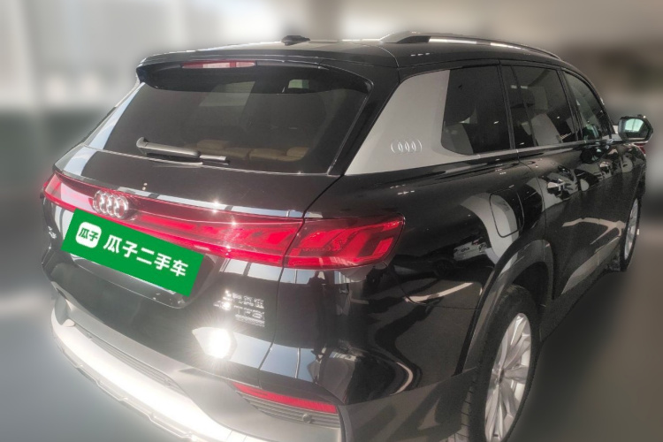 奥迪Q6 2024款 45 TFSI quattro 齐云型 羽林套装 6座车身外观7