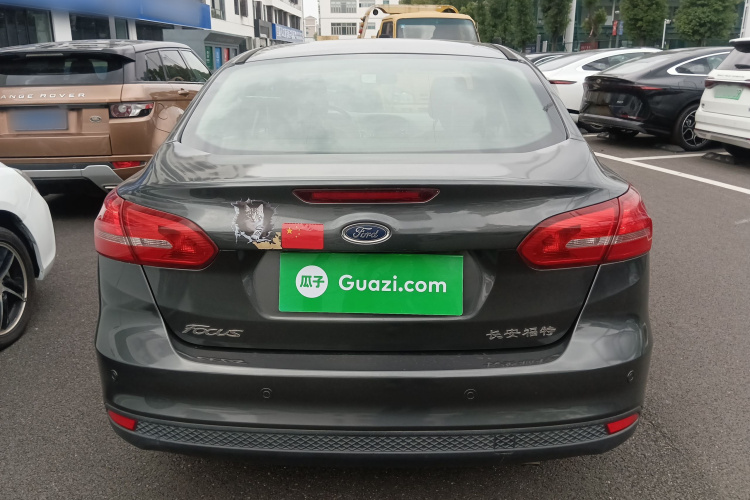 福特 福克斯 2015款 三厢 1.6L 自动风尚型车身外观6004