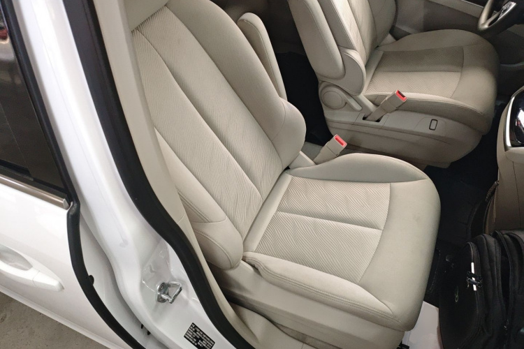 别克GL8 2021款 陆上公务舱 652T 舒适型局部细节41