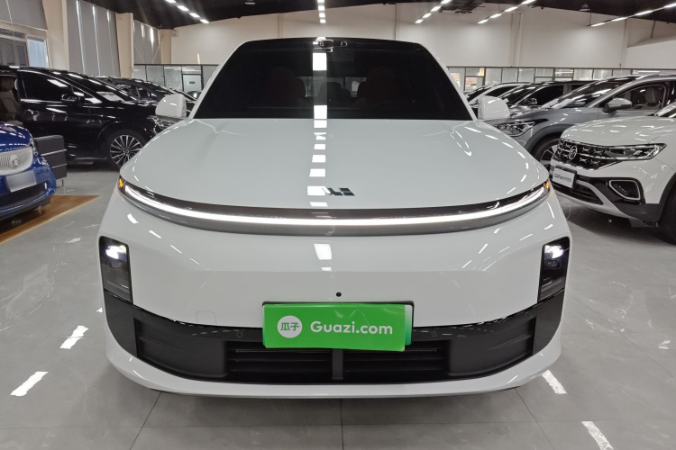 理想汽车 理想L6 2025款 Pro 智能焕新版车身外观2
