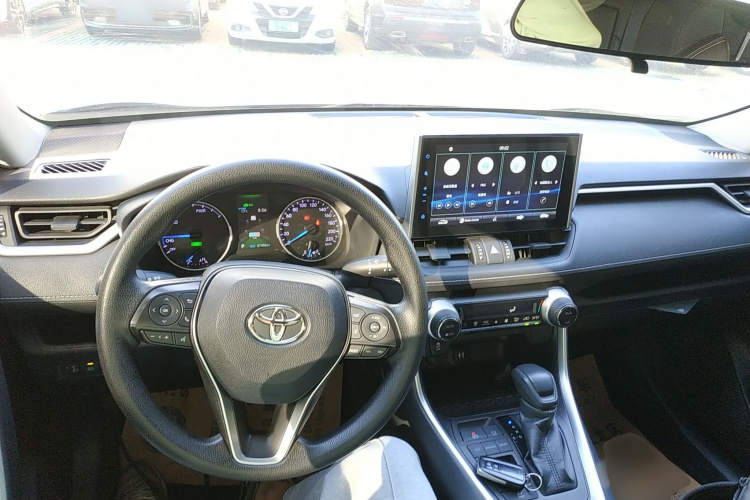 丰田 威兰达 2020款 双擎 2.5L E-CVT两驱豪华版中控内饰7002