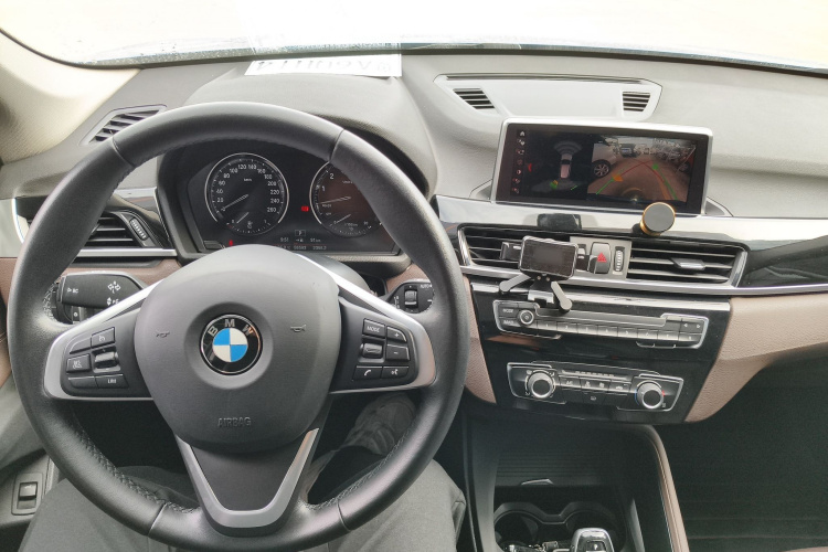 宝马X1 2020款 sDrive20Li 时尚型中控内饰12