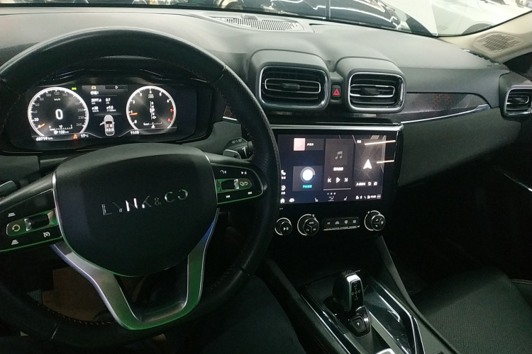 领克02 2019款 高能版 2.0T 自动两驱劲Pro版 国VI中控内饰12