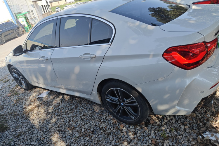 宝马1系 2023款 120i M运动版车身外观6003