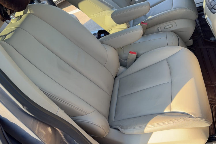 别克GL8 2018款 28T 尊贵型 国VI局部细节41