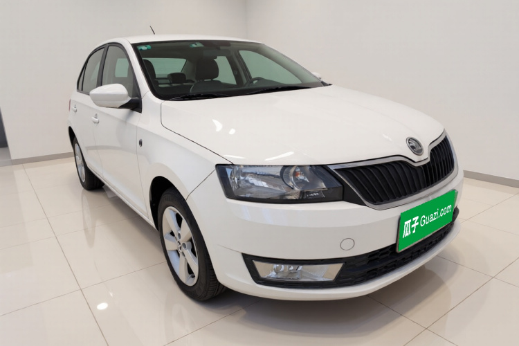 斯柯达 昕锐 2013款 1.6L 手动智选型车身外观3