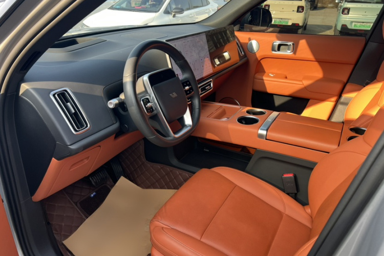 理想汽车 理想L8 2023款 Pro中控内饰7004