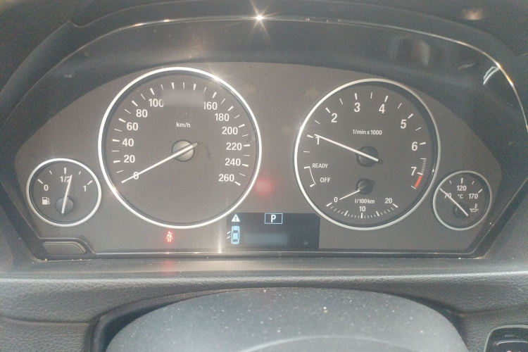 宝马3系 2017款 318i 时尚型局部细节14