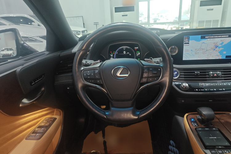 雷克萨斯LS 2021款 500h 卓越版局部细节13
