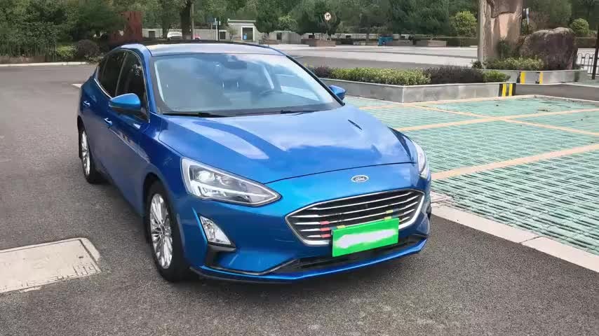 福特 福克斯 2020款 三厢 EcoBoost 180 自动锋耀型实拍1