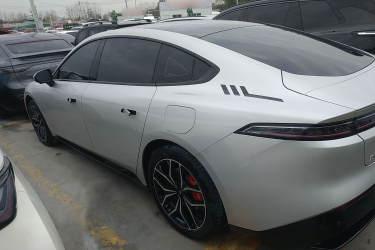 东风奕派 eπ007 2025款 纯电 650Pro巡航版车身外观4