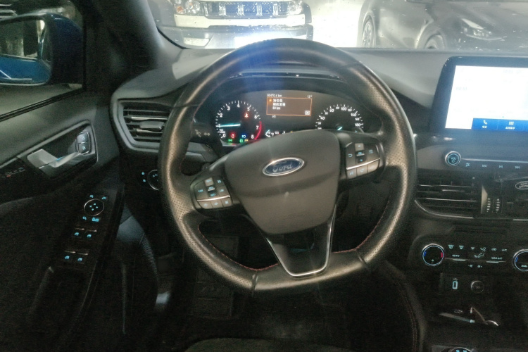 福特 福克斯 2020款 三厢 EcoBoost 180 自动ST Line局部细节13