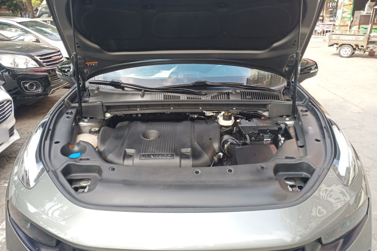 领克03 2022款 2.0TD DCT劲Pro机舱底盘24