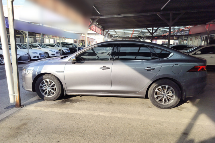 比亚迪 秦PLUS 2024款 荣耀版 DM-i 55KM领先型车身外观4