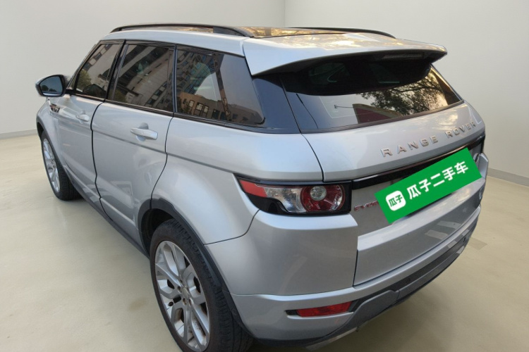 路虎 揽胜极光(进口) 2015款 2.0T 5门耀动版车身外观5