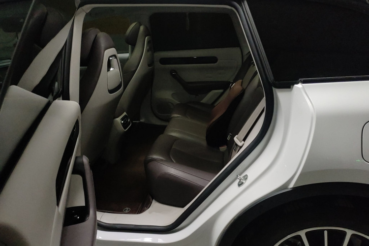 零跑汽车 零跑C11 2023款 增程 180舒享版中控内饰7004