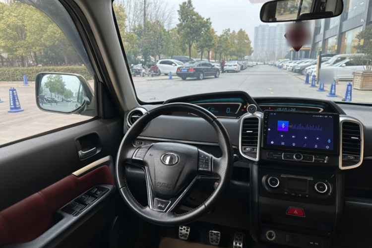 长城M2 2014款 1.5L 手动都市版中控内饰7011