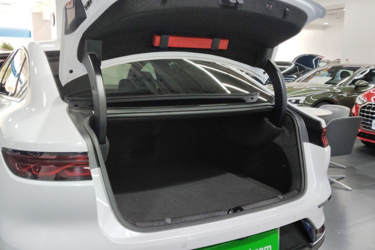 比亚迪 汉 2022款 EV 创世版 610KM四驱尊享型机舱底盘23