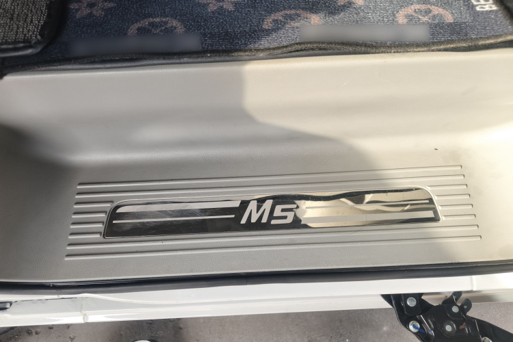 江汽集团 瑞风M5 2017款 2.0T 汽油双离合商务版局部细节9007