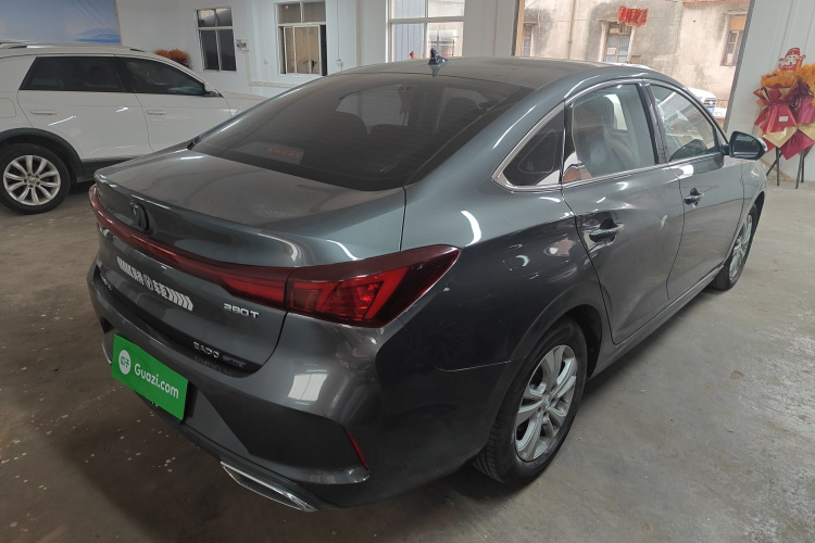 长安 逸动 2023款 畅享版 PLUS 蓝鲸NE 1.4T GDI DCT尊贵版车身外观7