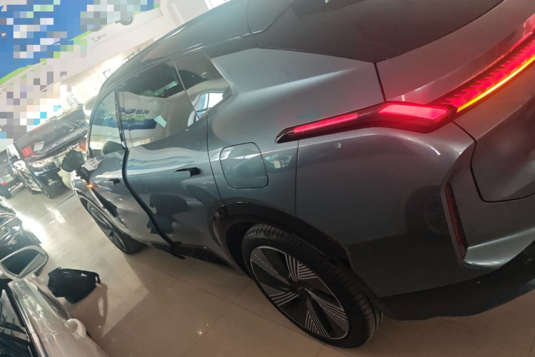 领克08 EM-P 2025款 245km 超长续航Halo车身外观6003