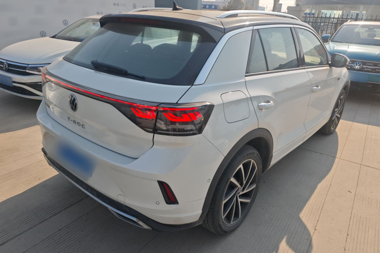 大众 T-ROC探歌 2023款 300TSI DSG两驱星光版车身外观7