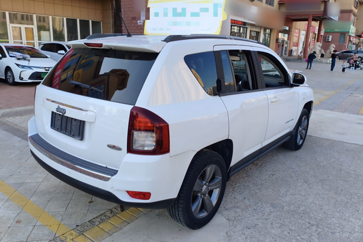 Jeep 指南者(进口) 2014款 改款 2.4L 四驱舒适版车身外观6005
