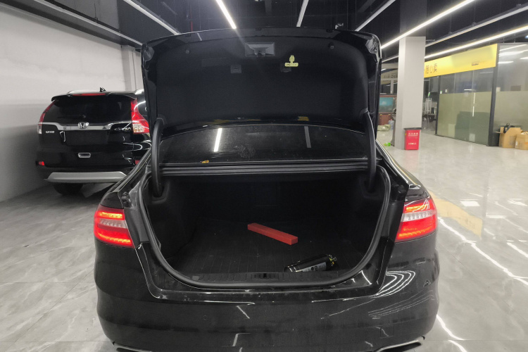 福特 金牛座 2018款 EcoBoost 245 Cognac特别版 国V机舱底盘23