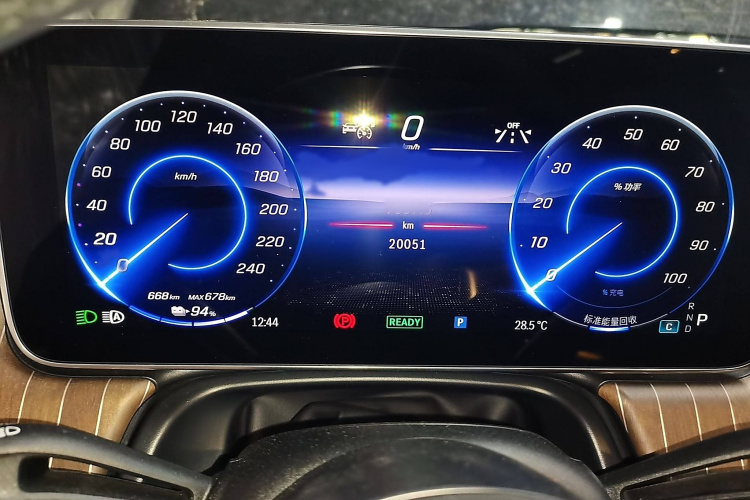 奔驰EQE 2022款 350 先锋版局部细节14