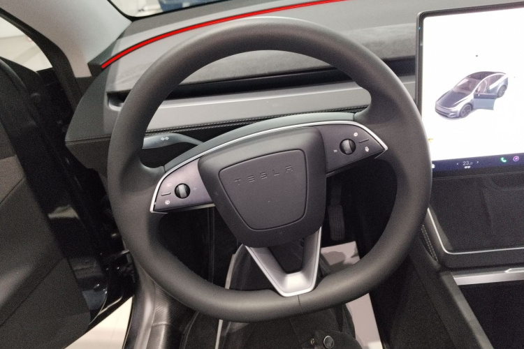 特斯拉 Model Y 2025款 后轮驱动 首发版中控内饰13